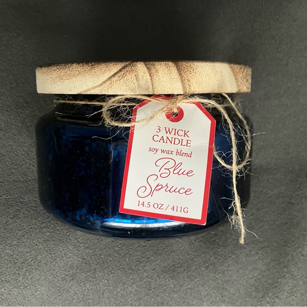 NWT Blue Spruce 3-Wick Soy Candle in Navy Metallic Ceramic Jar